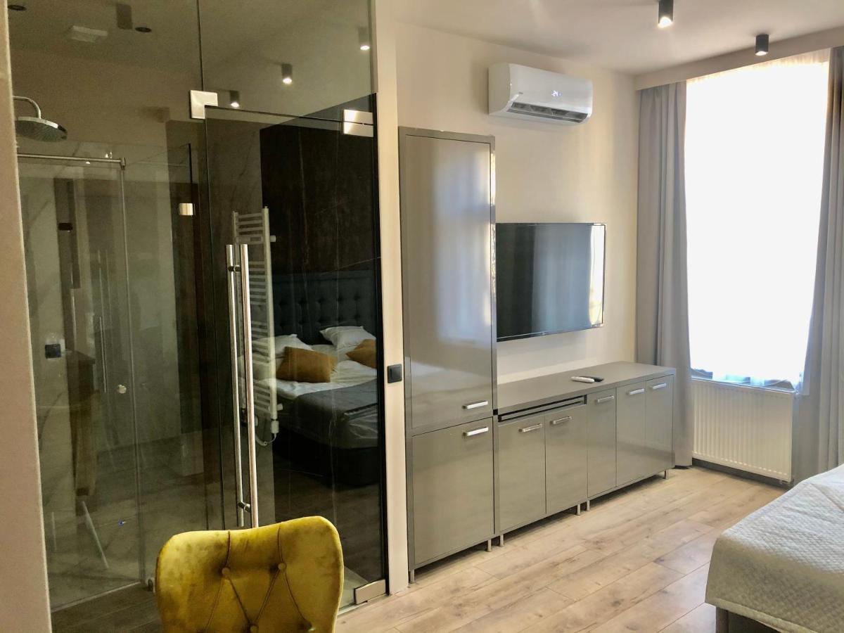 Silver Dawn Apartment